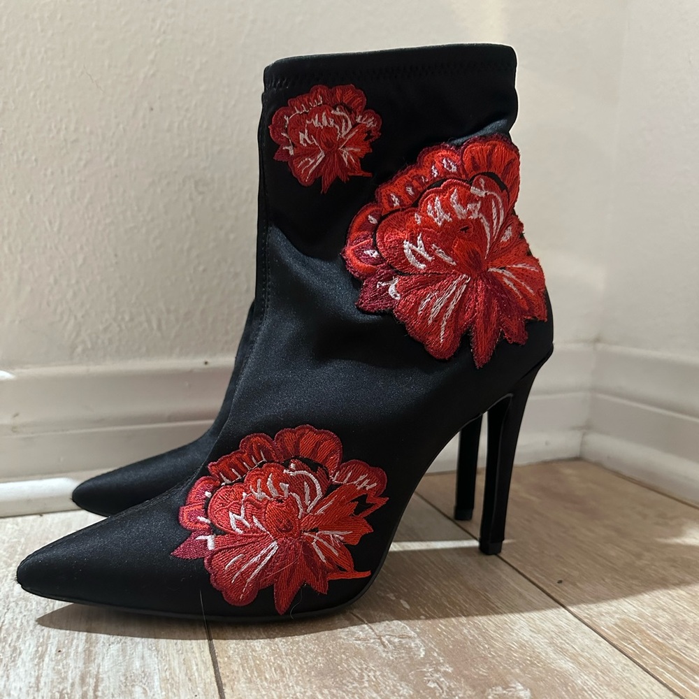 Jessica Simpson stiletto heels